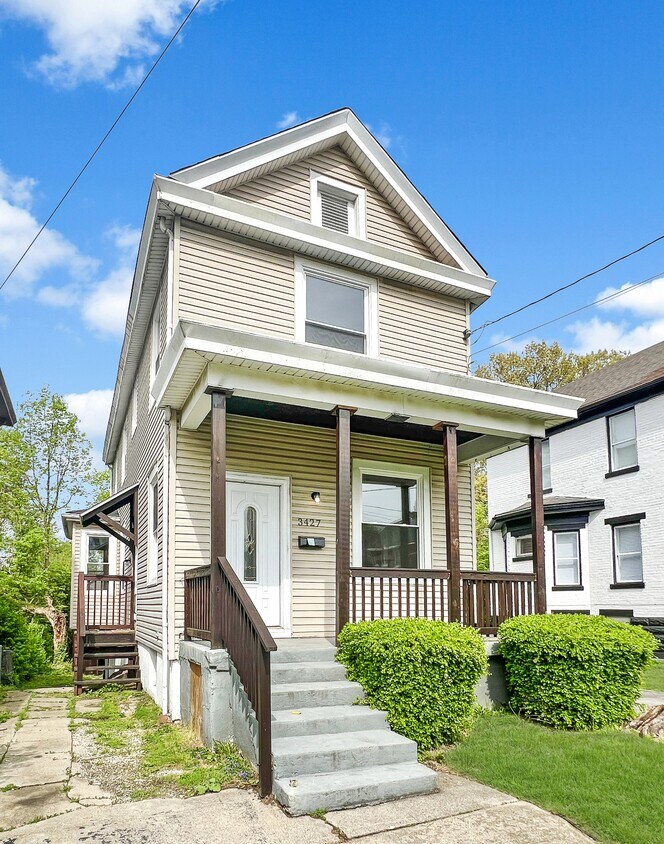 Foto principal - 3427 Woodburn Ave