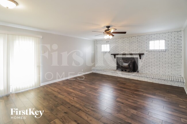 Building Photo - 958 Sheffield Dr