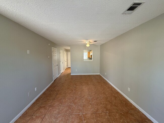 Foto del edificio - 2 bed/ 2.5 bathroom townhome in Remerton, GA