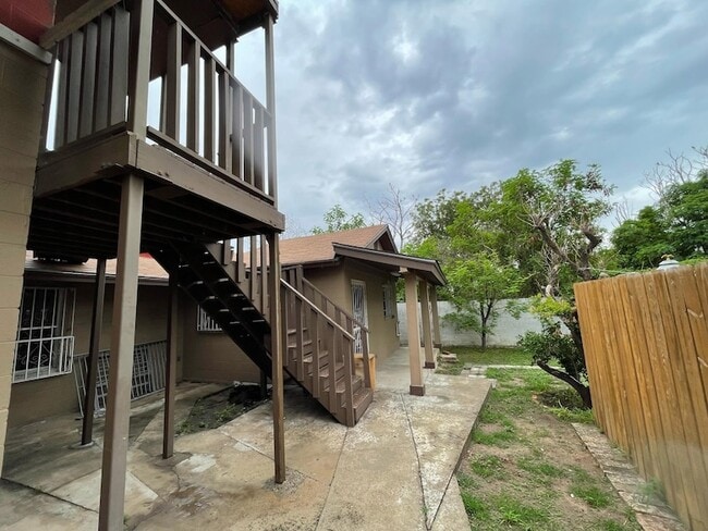 Foto del edificio - 1517 Garcia St