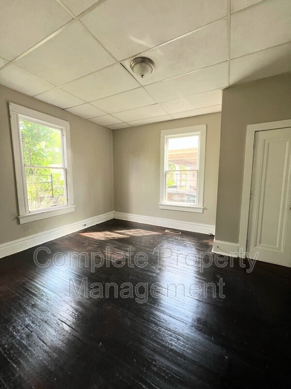 Building Photo - 7330 1st Ave S