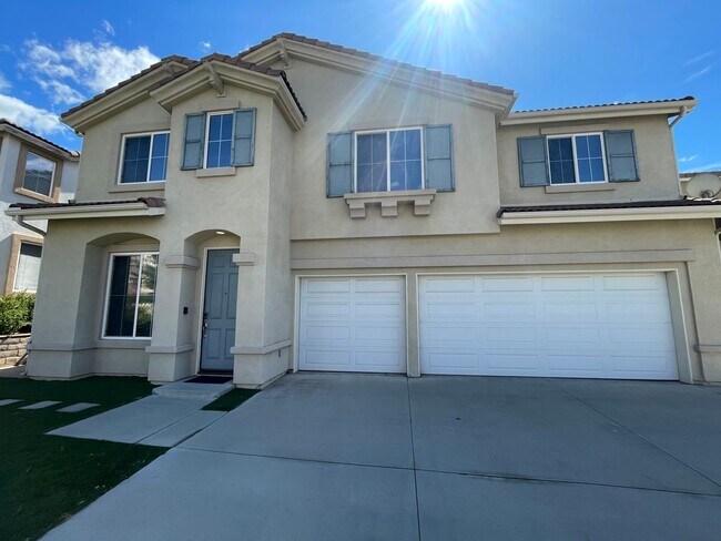 Building Photo - Gorgeous 5 Bedroom Pool Home in Murrieta!