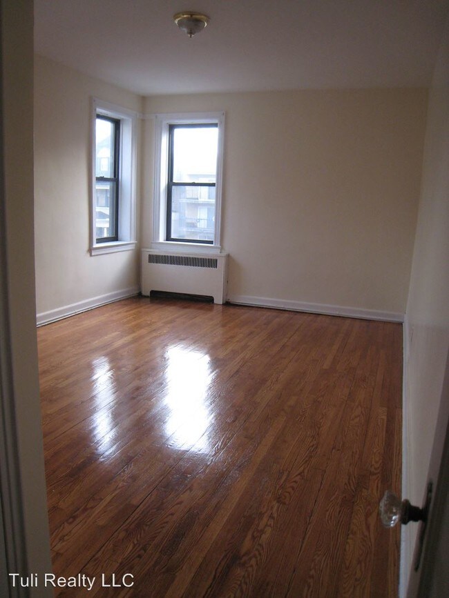Building Photo - 62 Kensington Ave