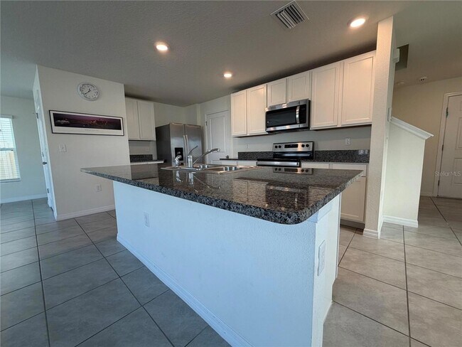 Foto del edificio - 12072 Downy Birch Dr