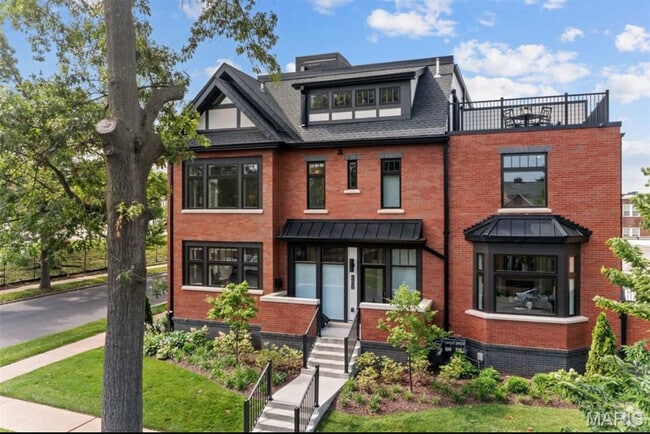 Building Photo - 6602 Alamo Ave