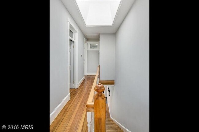 Foto del edificio - 642 E St NE