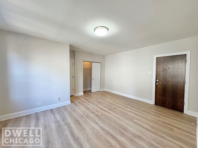 Building Photo - 2618 N Kimball Ave