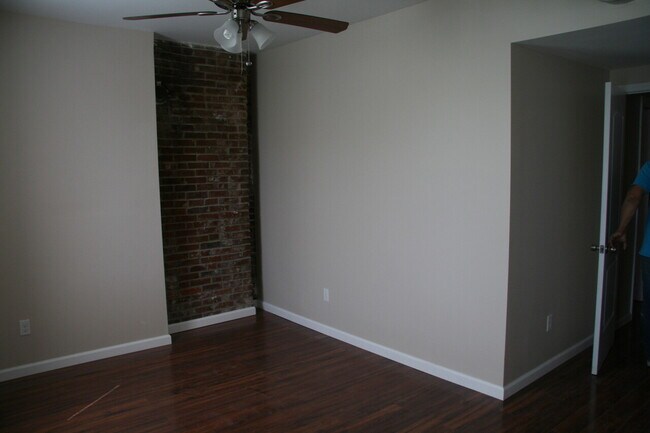 Building Photo - 2508 S 12th