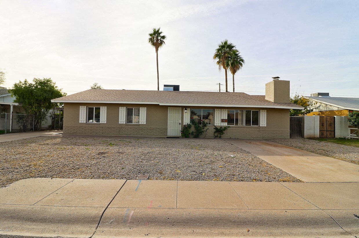 Primary Photo - 2225 W Wood Dr