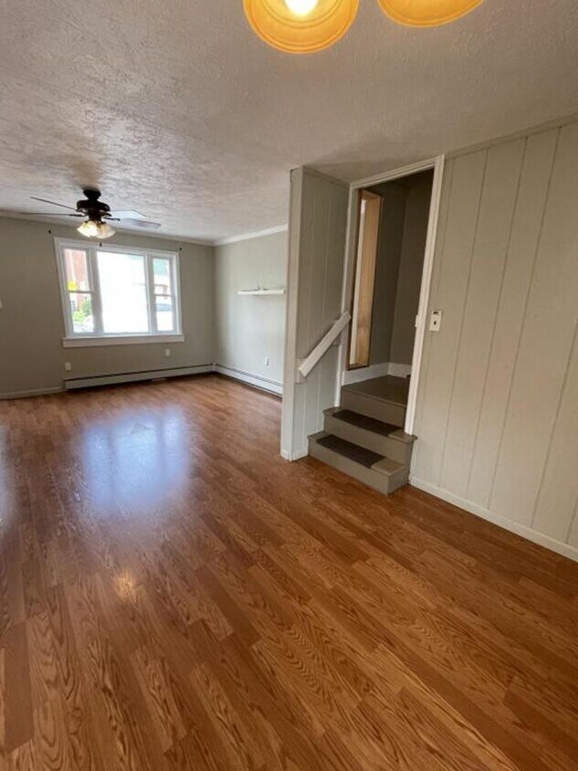 Foto principal - 3 Bedroom 1 Bath in Carlisle, PA!
