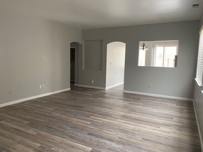 Building Photo - 7425 Hunter Glen Dr