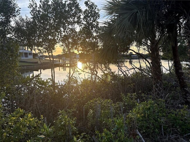 Foto del edificio - 7796 Lakes Edge Ln