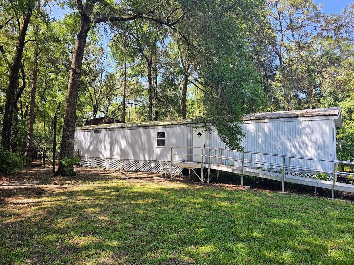 Primary Photo - Charming 2 Bed, 2 Bath Mobile Home in a Qu...
