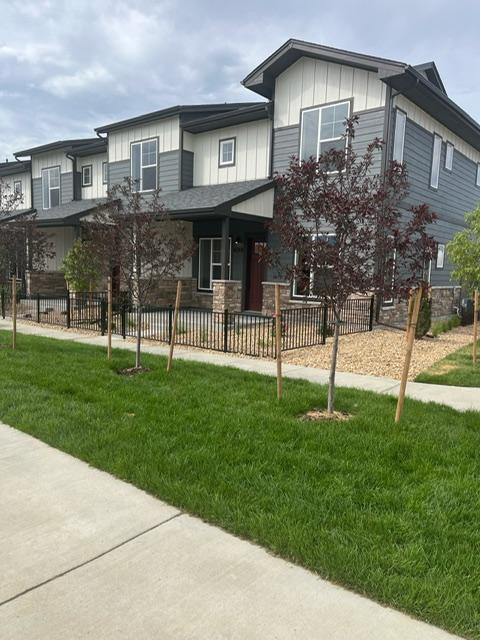 Building Photo - 4190 S Park Dr