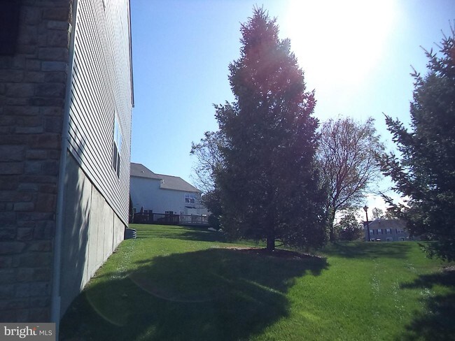 Foto del edificio - 388 Cedar Waxwing Dr