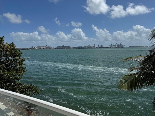 Building Photo - 770 Claughton Island Dr