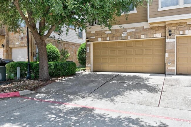 Foto del edificio - 16100 S Great Oaks Dr