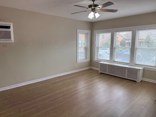 Foto del edificio - 6030 W Addison St
