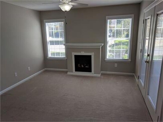 Foto del edificio - 3101 Lucas Ln SW