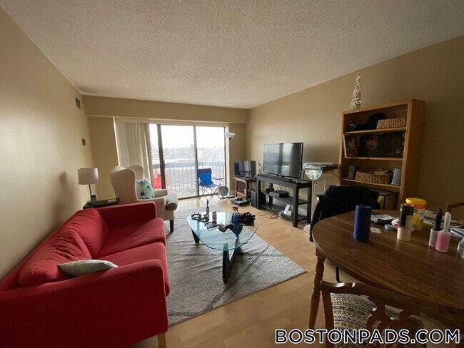 Foto del edificio - 15 N Beacon St