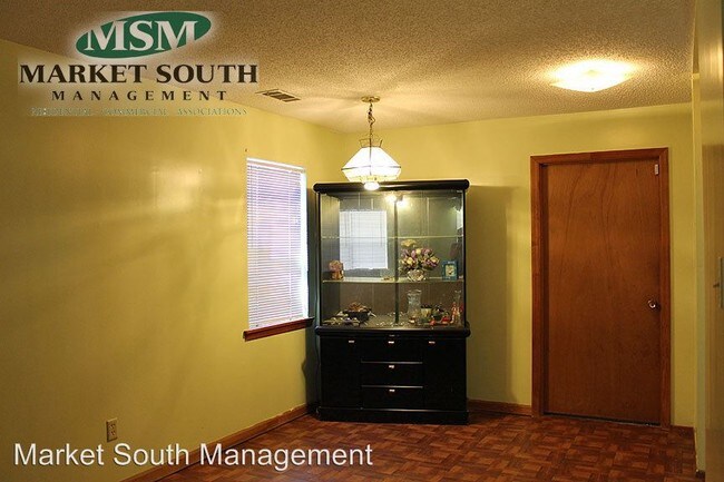 Foto del edificio - 102 Cedar Grove Rd