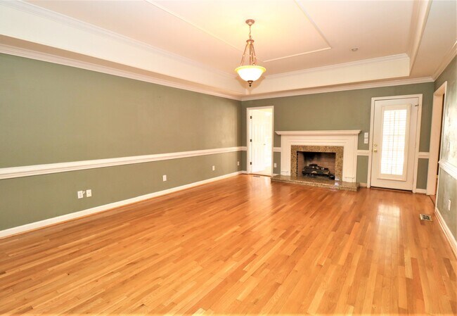 Foto del edificio - 135 Laurel Crossing Dr