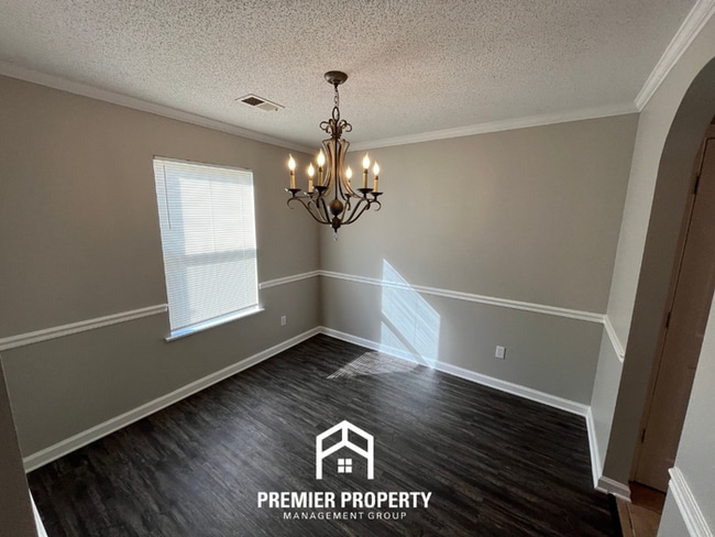 Photo - Spacious 3BR Memphis Home w/ Vaulted Ceilings, Fireplace & 2-Car Garage