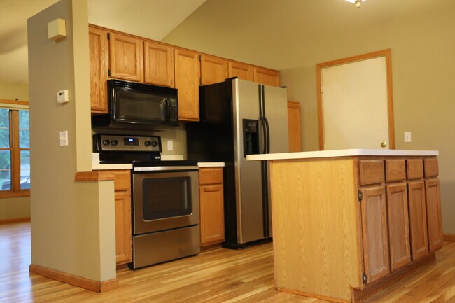 Open kitchen - 17240 Idlewood Way