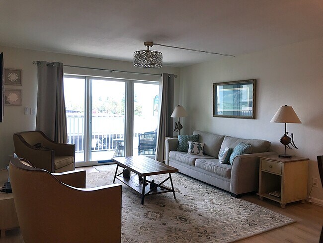 Sala de estar - 420 64th Ave