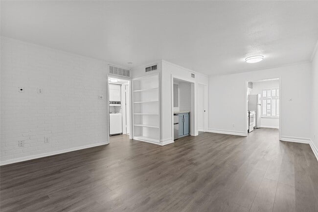 Building Photo - 2350 Bering Dr