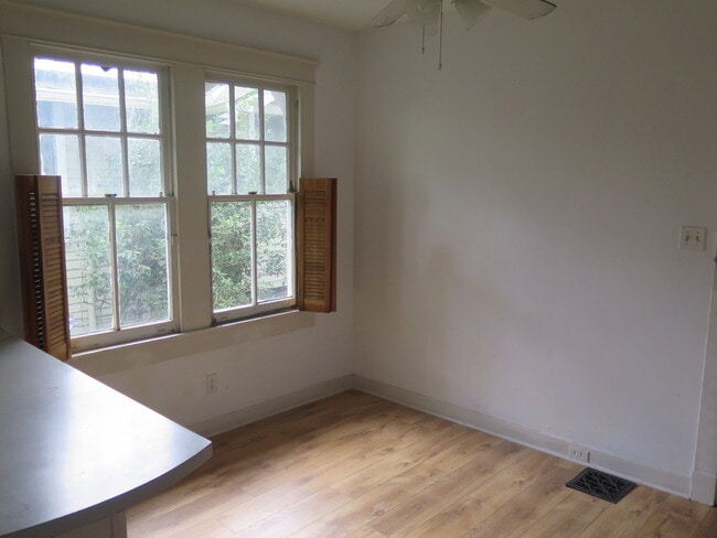 Building Photo - rkh2122