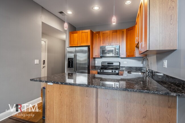 Building Photo - 945 W Huron St