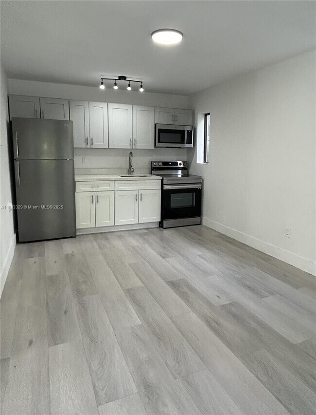 Foto del edificio - 37 NW 59th St