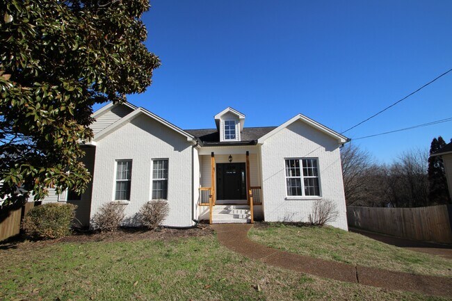 Foto del edificio - 2714B Eastland Ave