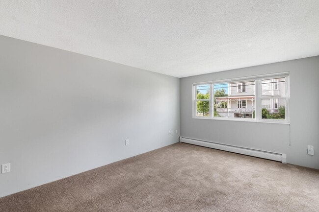 Building Photo - 481 Merrimack St