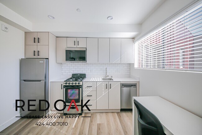 Foto del edificio - ~2 Months FREE~ Refreshed Studio, Featurin...