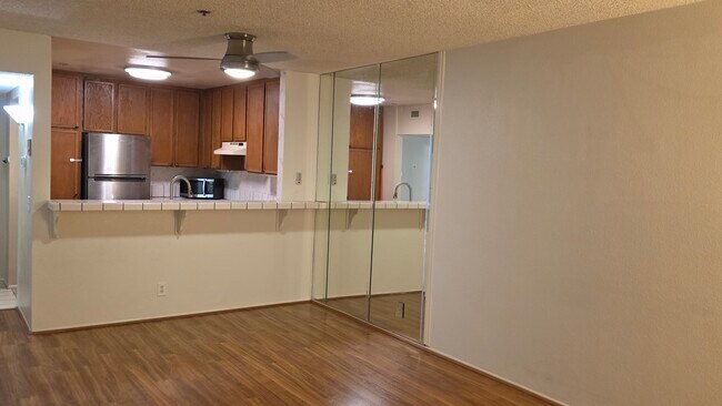 Foto del edificio - 5990 Dandridge Ln