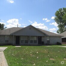 Building Photo - 2660-2662 40th St SE