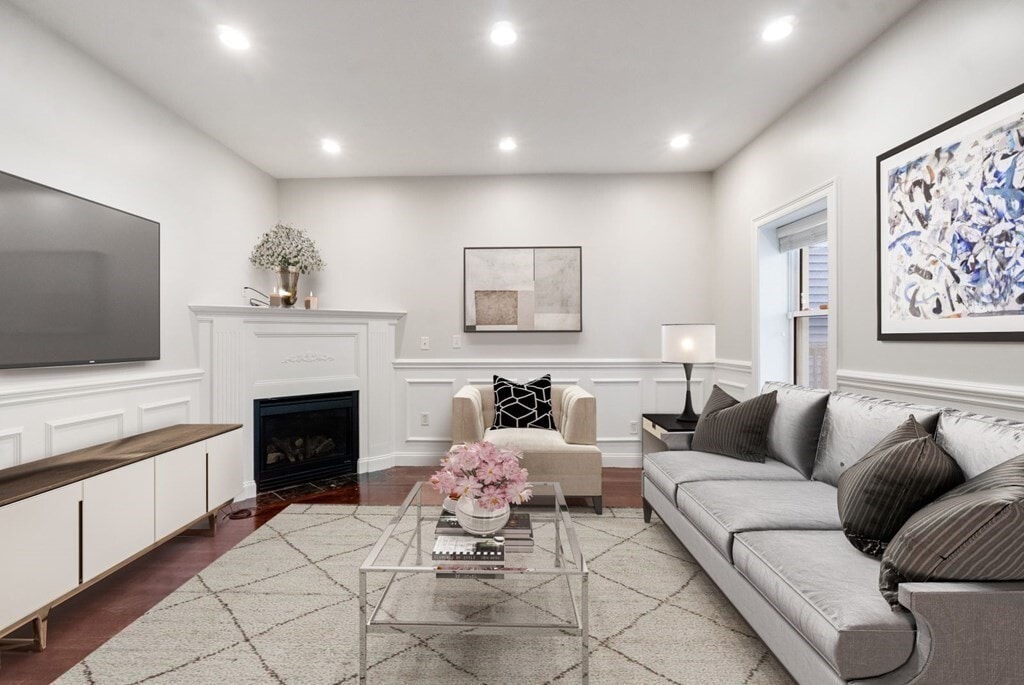 Foto principal - 110 N St