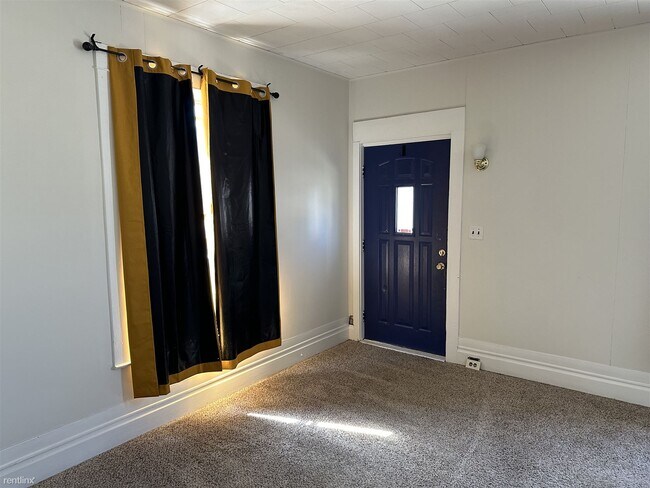 Foto del edificio - 2 br, 1.5 bath Triplex - 1514 Coit Ave NE ...