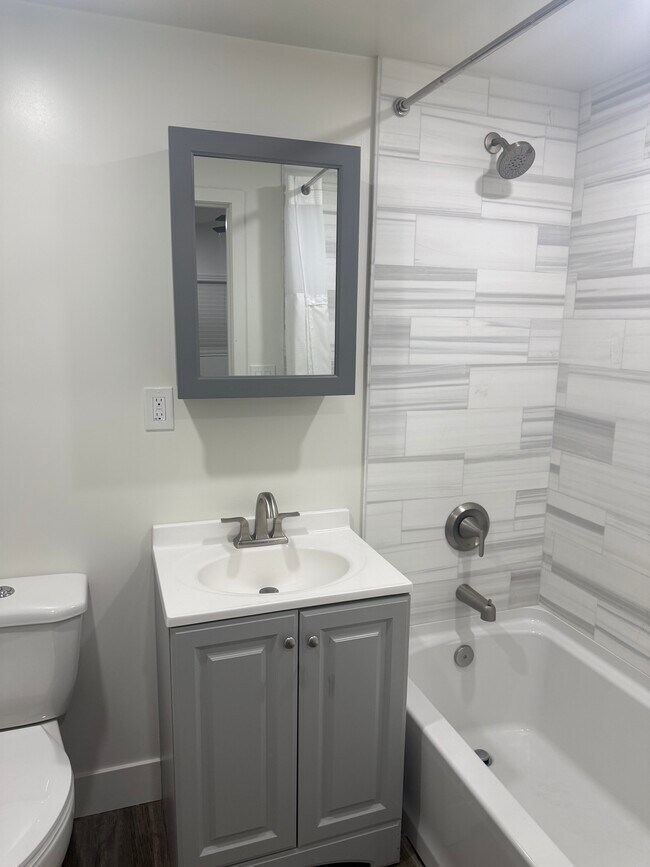 Foto del edificio - 19933 Corby Ave