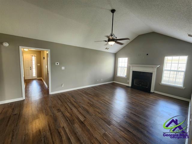 Foto del edificio - 123 Cedarland Dr