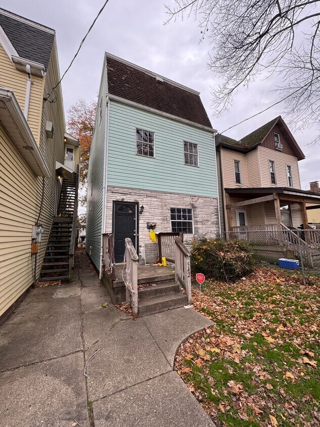 Photo - 542 5th Avenue (Full Service)