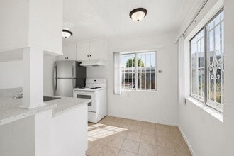 Building Photo - 1224 Normandie Ave