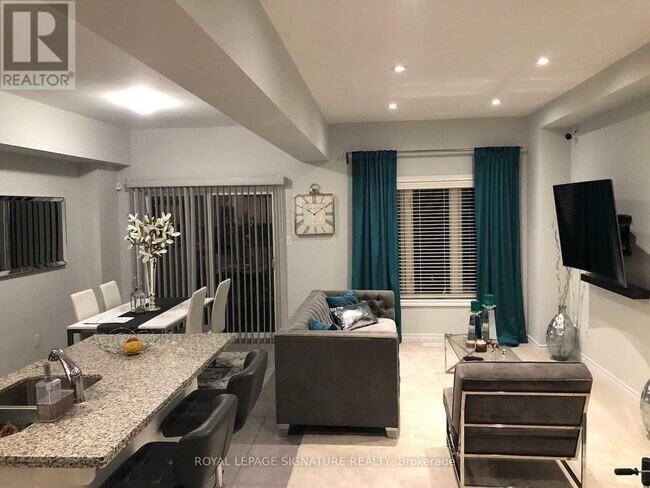 Building Photo - 98 Shoreview Pl