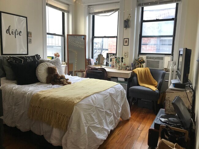 Foto del edificio - 54 Burbank St