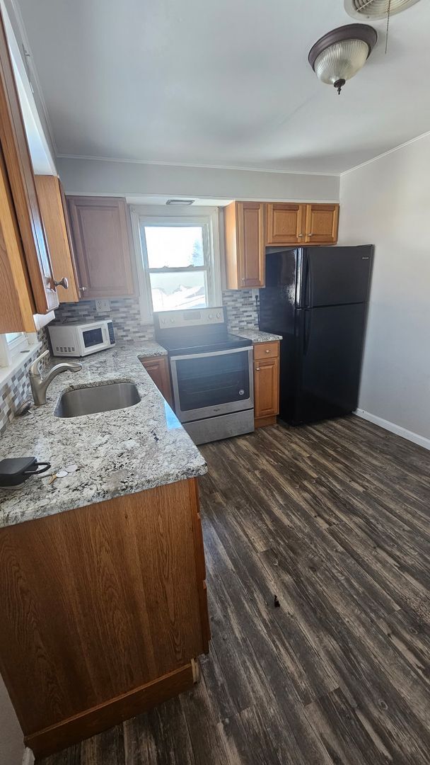 Foto del edificio - 1701 E Greenleaf St