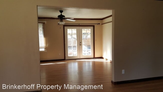 Building Photo - 3 br, 2.5 bath House - 15242 E. Radcliff Dr.
