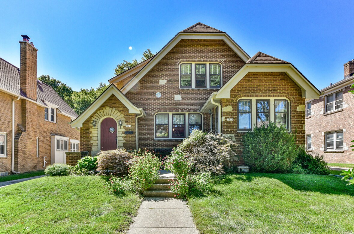 Foto principal - 5927 W Wisconsin Ave
