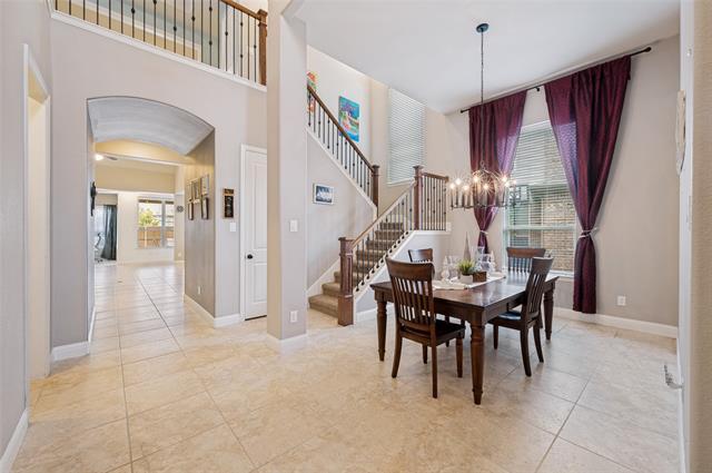 Foto del edificio - 1210 Skyflower Ln